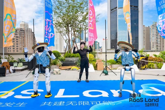 跨品牌机器人同台共演｜桥介数物携手擎天租共探机器人场景应用